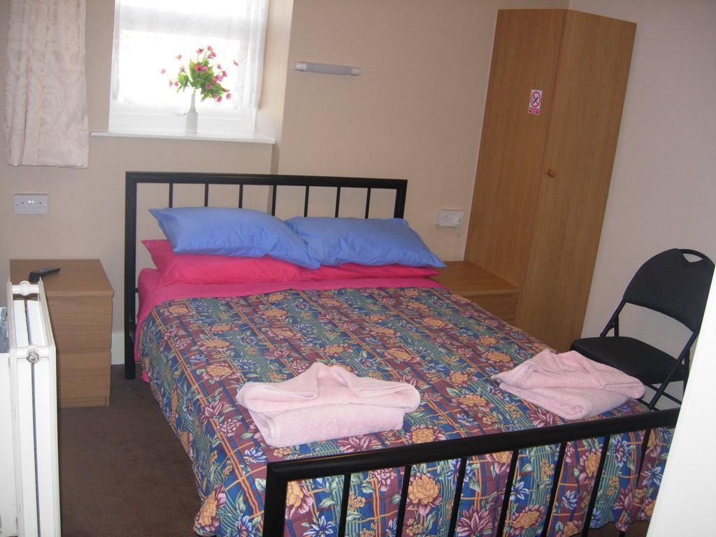Longfield Guest House Dover Bagian luar foto
