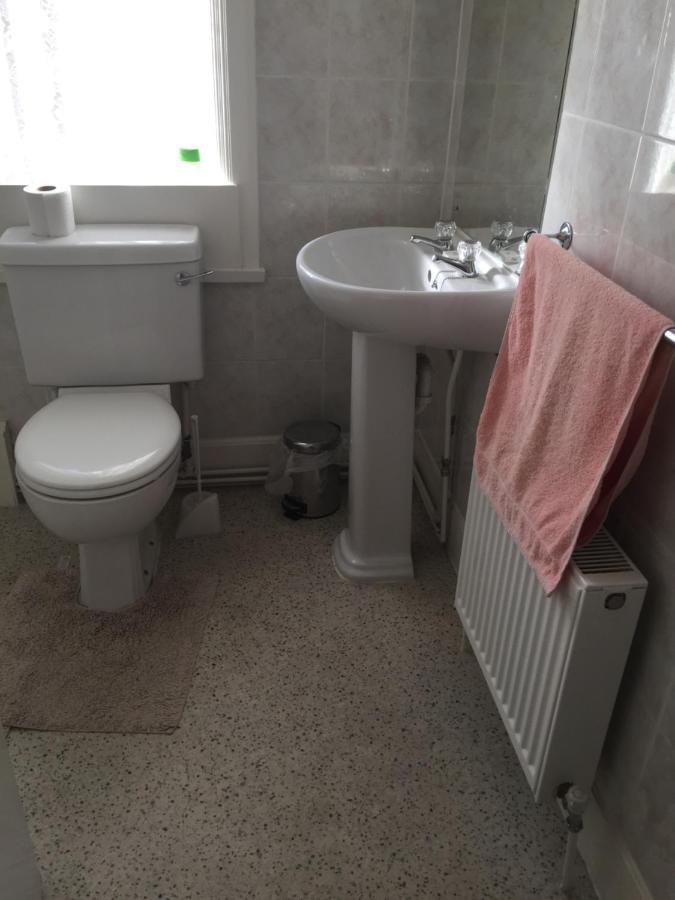 Longfield Guest House Dover Bagian luar foto